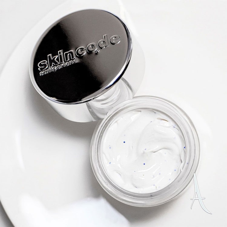 کرم روز ضد چروک و سلول ساز اسکین کد-2