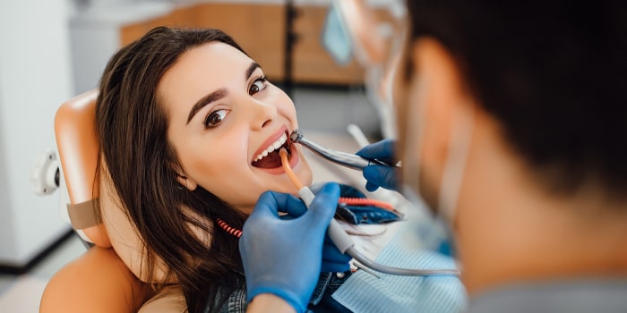 روش های تخصصی سفید کردن دندان