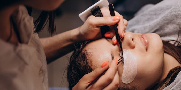 مراقبت های بعد از اکستنشن مژه
