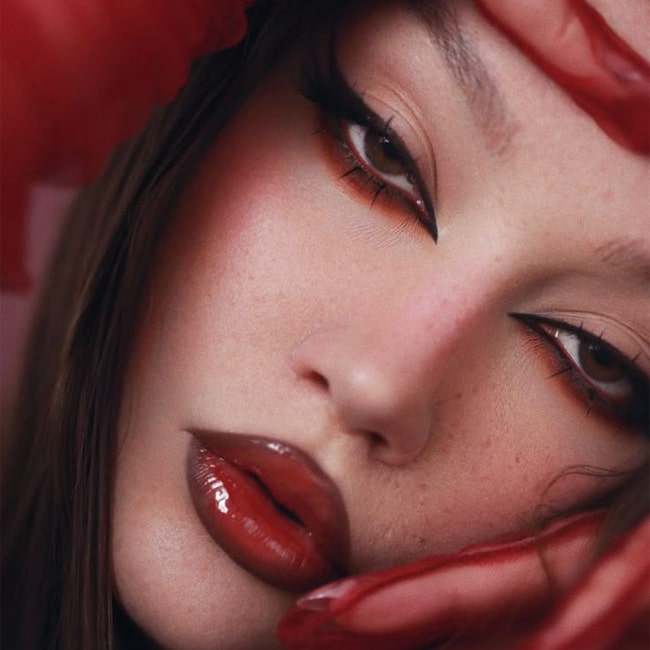 همه چیز درباره ترند آرایش چری کولا