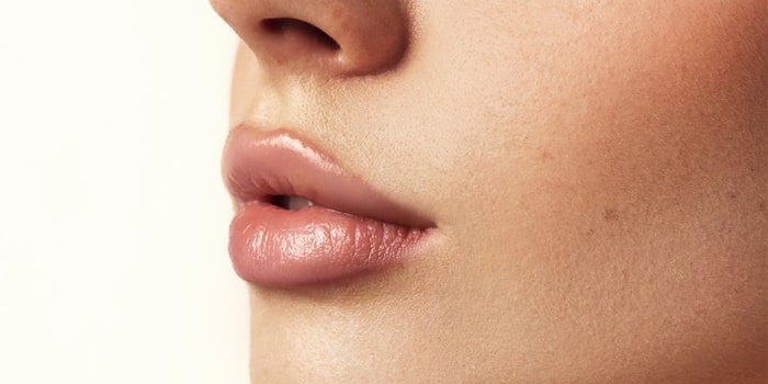 درمان خانگی تیرگی لب
