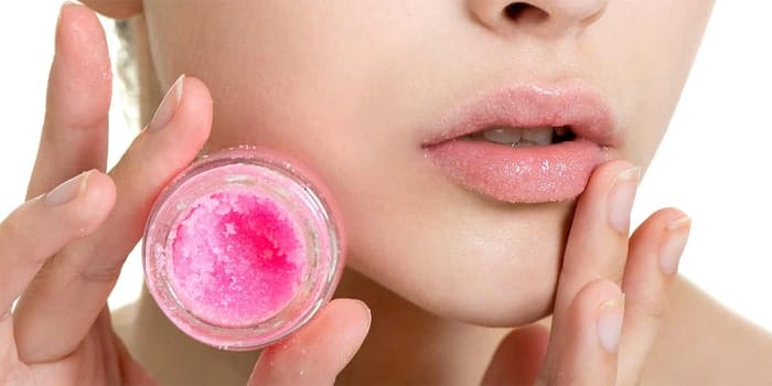 فواید اسکراب لب