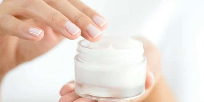 مرطوب کننده پوست چرب