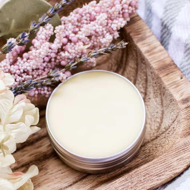 عطر جامد چیست و چه مزایایی نسبت به سایر عطرها دارد؟