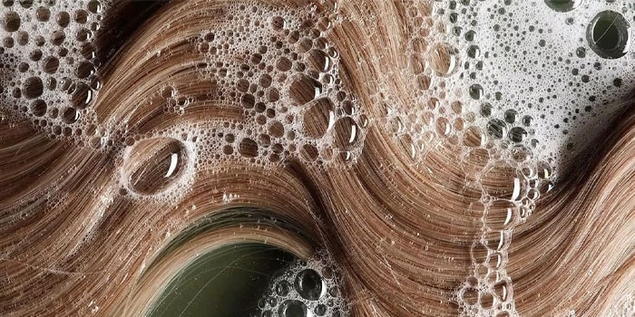 استفاده از شامپوی مو برای شستشوی بدن