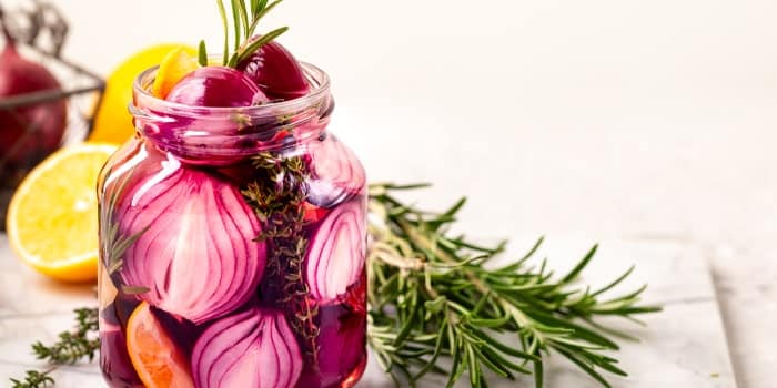 فواید آب پیاز برای مو